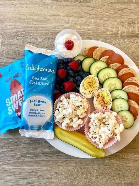 Low Cal Snacks, Healthy Lunch Snacks, Low Cal Recipes, Low Calorie Snacks, Food Scale, Healthy Sweets Recipes, Snack Plate, Low Cal, Food Is Fuel