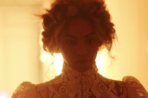 A Complete Breakdown of Beyoncé's Hair Looks From 'Lemonade' Beyonce Braids, Beyonce Lemonade, Beyonce Hair, Beyonce Knowles Carter, Beyonce And Jay Z, Blue Ivy, Queen Bey, Beyonce Knowles, Hollywood Life