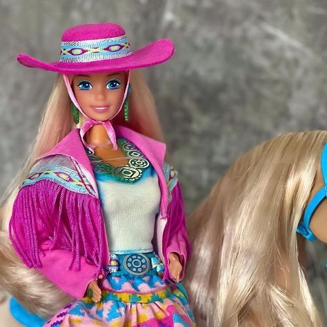 Jane Lidle on Instagram: "Barbie Western Fun doll and Sun Charm horse. #barbiewesternfun #barbiesuncharm #barbiecollection #barbiecollector #barbievintage #barbie90s #barbiesuncharmhorse" Cowboy Barbie, Rodeo Barbie, Barbie Equestrian, Western Barbie And Ken, Western Fun Barbie, Barbie 90s, Barbie Collector, Barbie Collection, Horses