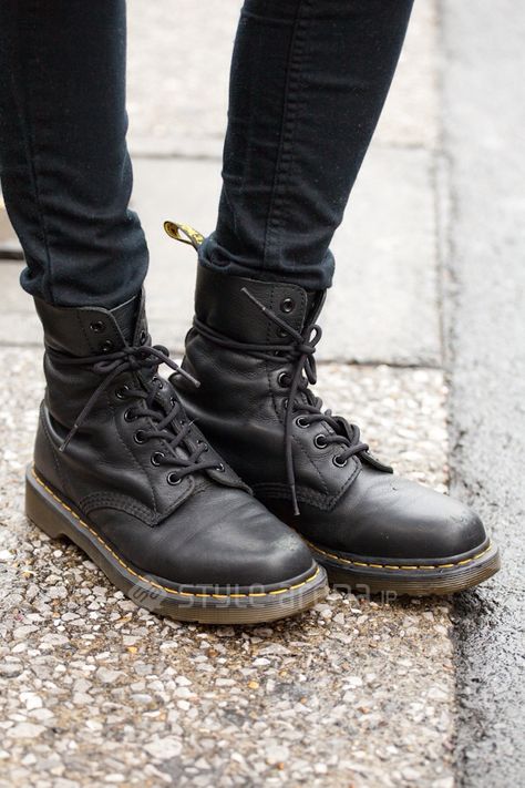 Dr Martens 1460 Outfit Men, Men Dr Martens, Fashion Boots Men, Dr Martens Men, Dr Martens Outfit, Boots Outfit Men, Doc Martens Outfit, Mode Shoes, Doc Martens Boots