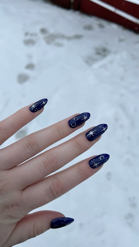 Ts Midnights Nails, Midnights Nails Inspired, Dark Blue With Stars Nails, Starry Blue Nails, Navy Blue And Stars Nails, Almond Nails Designs Navy Blue, Dark Blue Stars Nails, Taylor Swift Midnights Jewelry, Midnight Theme Outfit