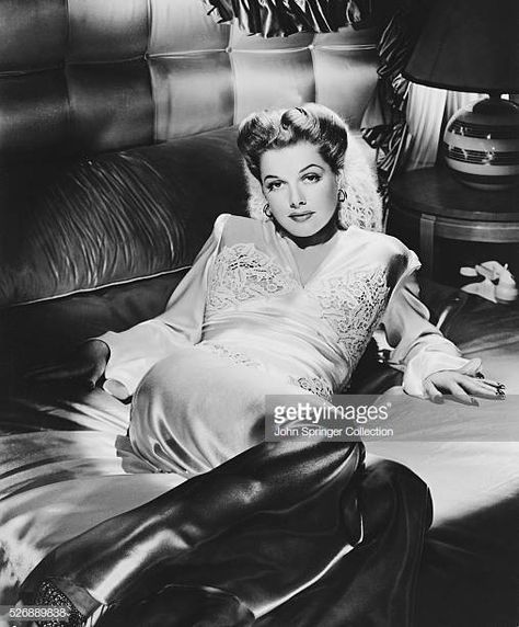 Actress Ann Sheridan Reclining on Sofa Earl Moran, Ann Sheridan, George Hurrell, Old Hollywood Movie, Vintage Hollywood Glamour, San Quentin, Scott Campbell, Yellow Sky, Classic Movie Stars