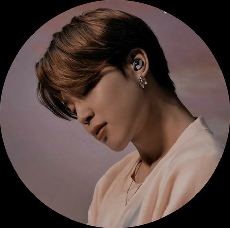 Jimin Aesthetic Pfp, Jimin Pfp Aesthetic, Jimin Pfp, Park Jimin Bts Wallpaper, Anime Backgrounds, Bts Jungkook And V, Anime Backgrounds Wallpapers, Aesthetic Pfp, Backgrounds Wallpapers