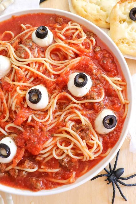 Halloween Spaghetti Recipe Halloween Spaghetti, Pasta Homemade, Easy Marinara Sauce, White Sauce Recipes, Pasta Sauce Homemade, Cooked Pasta, Spaghetti Recipe, Homemade Tomato Sauce, Halloween Dinner