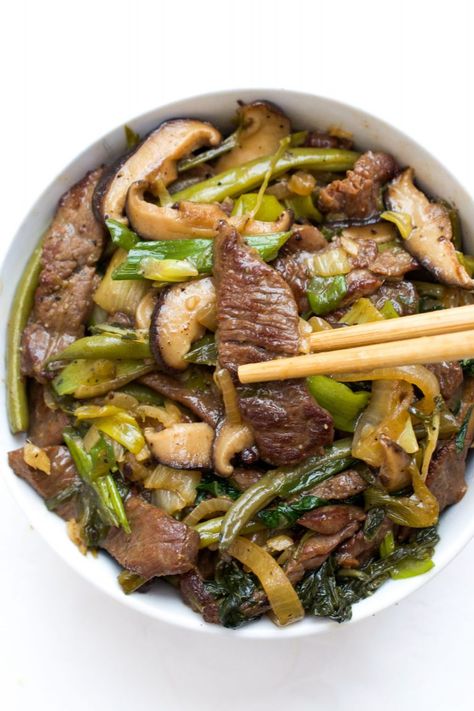 Beef & Shiitake Mushroom Stir Fry | Every Last Bite Spicy Beef Stir Fry, Shiitake Mushrooms Recipes, Easy Beef Stir Fry, Steak Stirfry Recipes, Ground Beef And Cabbage, Mushroom Stir Fry, Fried Beef, Shiitake Mushrooms, Beef Stir Fry