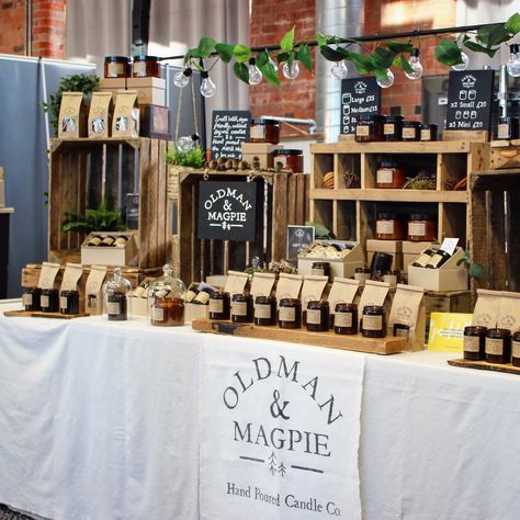 Candle pop-up looking sharp ↟ Rustic Pop Up Shop, Candle Booth Display Ideas Craft Fairs, Wax Melt Vendor Display, Candle Pop Up, Candle Market Stall, Candle Shop Ideas, Pop Up Market Set Up Ideas, Candle Pop Up Shop Display Ideas, Candle Vendor Booth Ideas