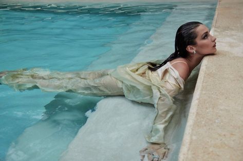 Bella Hadid Turns Up the Heat for Vogue Mexico Pool Fashion Editorial, Chris Colls, Pool Photography, Water Shoot, Guy Bourdin, Magazine Vogue, Elle Us, Pool Fashion, Robert Mapplethorpe