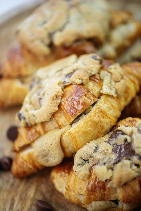 Air Fryer Crookies - A Viral TikTok Recipe! | AirFried.Com Croissant Air Fryer Recipes, Air Fryer Chocolate Croissant, Crossaint Cookie, Airfryer Croissant, Cookie Dough Croissant, Cookie Croissants, Biscuits Ideas, Air Fryer Dessert Recipes, Fried Cookies