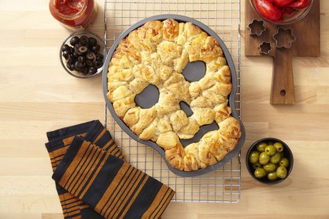 Get creative this Halloween with the Wilton Skull Tube Pan! You can easily bake and decorate your own ghoulish skull cake and go as scary as you dare! Pan is non-stick for easy release and clean-up. Cake Pan Recipes, Skull Cake Pan, Tube Pan, Skull Cake, Pan Recipe, Pan Recipes, Cake Pan, Cake Pans, Meatloaf