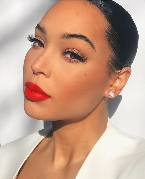 Red Lip Wedding Makeup Black Women, Soft Glam Red Lipstick Makeup Black Women, Natural Makeup With Red Lipstick, High Buns Black Women, Soft Natural Makeup, Red Lips Makeup Look, Mekap Mata, Natural Glam Makeup, Red Lip Makeup