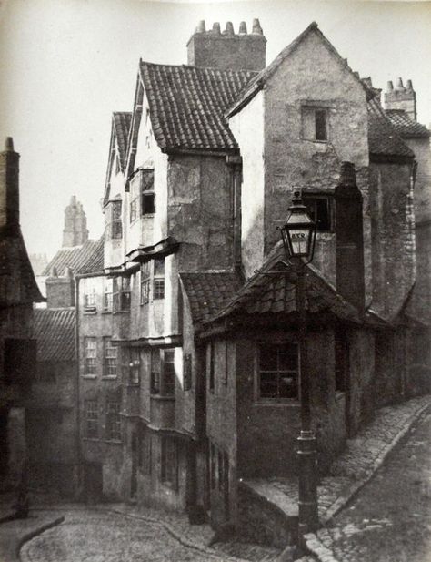 Steep Street in the 1850s Victorian Street, City Of Bristol, Victorian Life, Unique Pictures, Black And White City, Victorian London, White City, Foto Art, City Photography