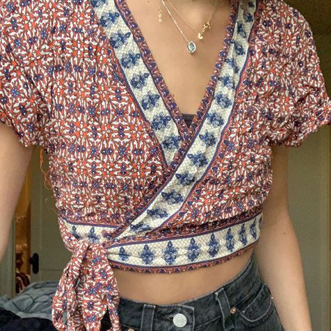 Indian Inspired Outfits, Simple Blouses, Indian Tops, Trendy Outfits Indian, Casual Indian Fashion, Casual College Outfits, Desi Fashion Casual, Fashion Top Outfits, Elegant Blouse Designs