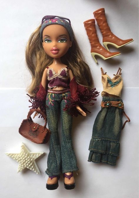 Bratz Early 2000s, Yasmin Outfits Bratz, Bratz Outfit, Bratz Outfits, Bratz Yasmin, Bratz Aesthetic, Bratz Doll Outfits, Brat Doll, Bratz Girls