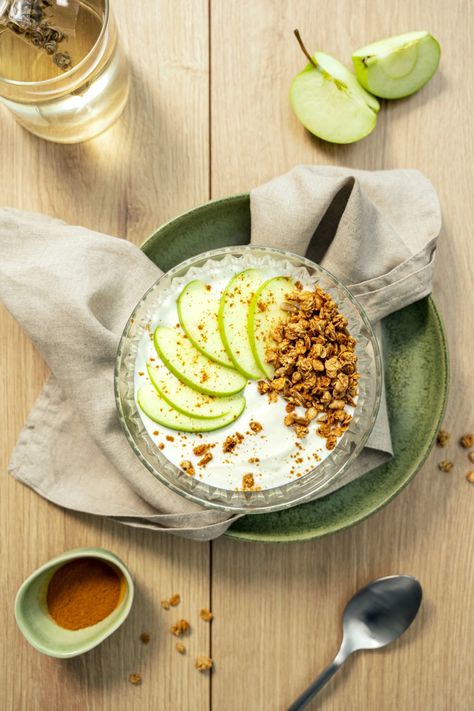 Gingerbread Probiotic Yogurt Bowl Recipe - Activia Canada Yogurt Bowl Recipe, Yogurt Treats, Probiotic Yogurt, Yogurt Bowl, Bowl Recipe, Bowls Recipe, Probiotics, Yogurt, Gingerbread