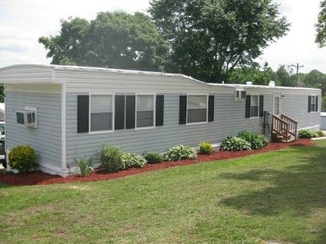 Landscape Ideas For Trailer House, Landscape Ideas Around Mobile Home, Landscape For Mobile Homes, Singlewide Trailer Landscaping, Landscape Ideas For Mobile Homes, Landscape Ideas Mobile Home, Front Yard Mobile Home Landscaping Ideas, Trailer Park Landscaping Ideas, Mobile Home Park Yard Ideas