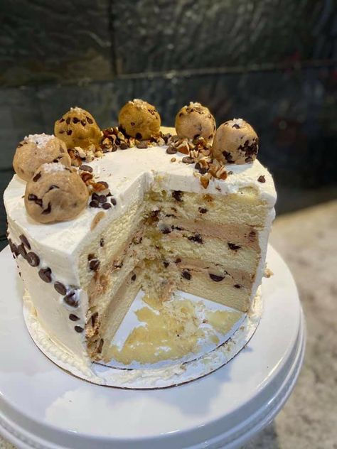 A delicious cake for those who love cookie dough! Cookie Dough Wedding Cake, Edible Cookie Dough Cake, Cookie Dough Cake Recipe, Cookie Dough Birthday Cake, Chocolate Chip Cookie Dough Cake Recipe, High Altitude Chocolate Chip Cookies, Chocolate Chip Cookie Dough Cake, Cannoli Cake, Cookie Dough Cake