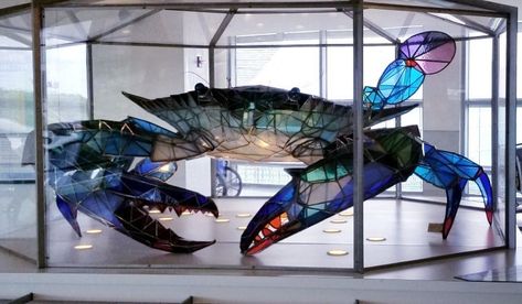 Crab Sculpture, Airport Guide, Thurgood Marshall, Public Transit, Sunrise Art, Metal Art Projects, Sculpture Installation, Stained Glass Art, Beach Art