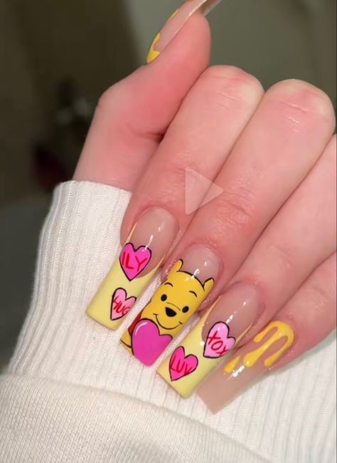 Valentines Day Nails Characters, Valentines Day Nails Cartoon, Winnie The Pooh Valentines Day Nails, Valentines Day Character Nails, Nail Cartoon Design, Cartoon Themed Nails, Valentine Character Nails, Spongebob Valentines Day Nails, Disney Valentines Day Nails