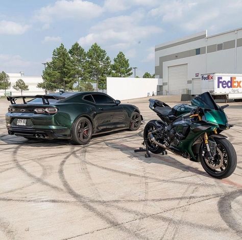 Matching Car And Motorcycle, Matching Motorcycles, Motorcycle Aesthetic, Pretty Bike, Biker Boys, Motorcycle Garage, Yamaha Motorcycle, Motor Bikes, Car Aesthetic