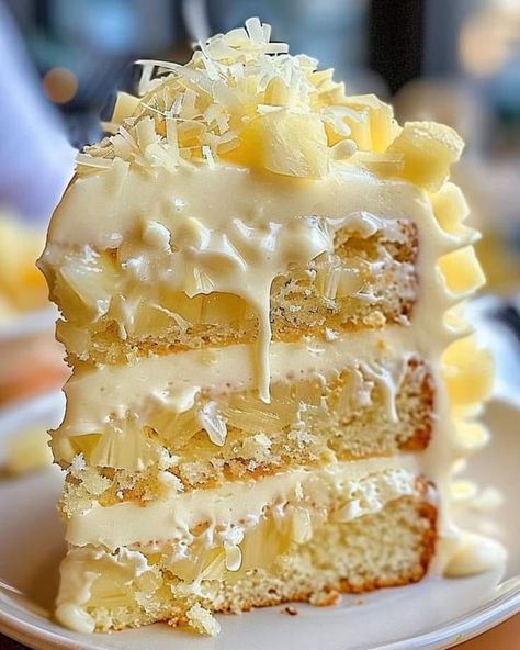 Desserts For Winter, White Chocolate Pineapple, Chocolate Pineapple, Pineapple Cake Recipe, February Quotes, Desert Ideas, Us Food, Pineapple Desserts, White Chocolate Cake