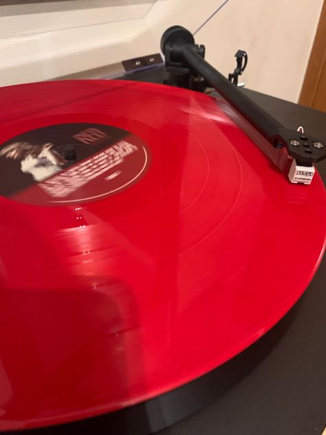 Red Vynil Record, Red Vinyl Taylor Swift, Red Taylors Version Vinyl, Red Vinyl Siding, Taylor Vinyl, Records Aesthetic, Vinyl Wishlist, Red Taylor Swift, Taylor Merch