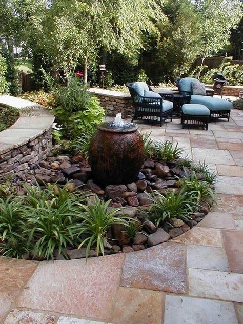 Side House Garden, Outdoor Patio Area, Diy Garden Patio, Rock Garden Landscaping, Landscape Designs, Landscaping With Rocks, House Garden, Desert Landscaping, Patio Area