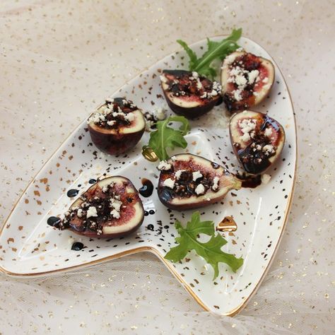 Fresh Figs with Feta and Balsamic Reduction Fig Recipes Fresh, Fig Appetizer, Feta Recipes, Fig Recipes, Balsamic Reduction, Fresh Figs, Nutrition Education, Fruit Recipes, Appetizer Snacks