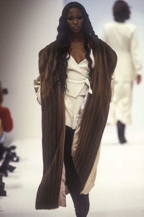 Runway Moments, Jill Sander, Iconic Beauty, Models 90s, 90s Supermodels, Boho Grunge, Grunge 90s, 90s Models, 20th Century Fashion