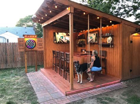 tiki shed pub - - Image Search Results Backyard Shed Bar Ideas, Shed Pub, Backyard Bar Shed, Shed Bar Ideas, Bar Outdoor Design, Shed Bar, Terrasse Design, Diy Outdoor Bar, Bar Shed