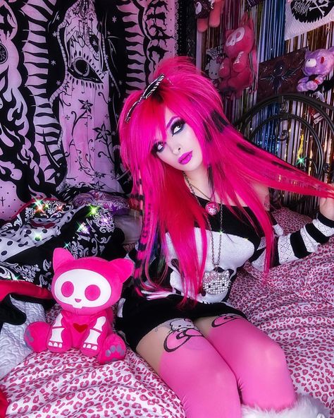 I’m ready to be in LA✨😜 💖Qotd: if you could live anywhere in the world, where would it be? Also shoutout to @xx.vann.alexander.xx for… | Instagram Hot Pink Scene Aesthetic, Scenecore Girl, Scene Queen Aesthetic, Scenecore Outfit, Scene Emo Fashion, Cybergoth Fashion, Tiktok Y2k, Emo Pictures, Scene Queen