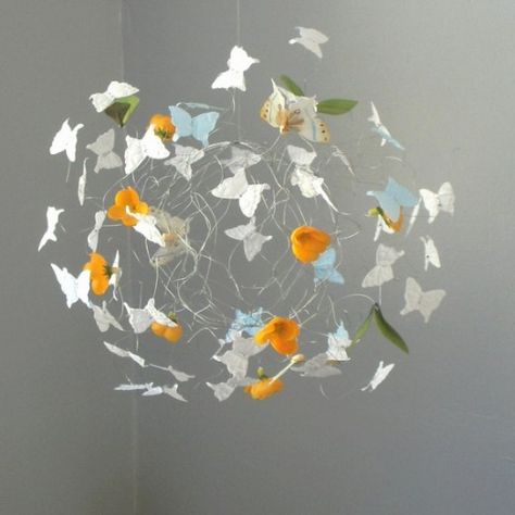 butterfly-orb-mobile Hanging Flower Arrangements, Origami Mobile, Rainbow Mobile, Butterfly Mobile, Diy Butterfly, Diy Ceiling, Mobile Art, Hanging Mobile, Diy Hanging