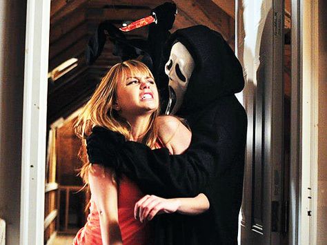 Ghostface kills Aimee Teegarden Horror Movie Costumes, Scream 4, Scream 1, Aimee Teegarden, Scream Franchise, Ghostface Scream, Movie Decor, Girl Gang Aesthetic, Slasher Movies