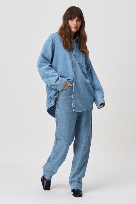 Denim Button Up Shirt Outfit, Oversized Denim Shirt Outfit, Denim Shirt Outfit, Oversized Denim Shirt, Blue Denim Shirt, Insta Inspo, Light Wash Denim, Long Shirt, Skirt Outfits