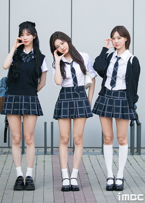 Tartan Pleated Skirt, School Uniform Fashion, School Uniforms, Kpop Outfits, Korean Beauty, South Korean Girls, Kpop Girls, Girl Group, My Girl