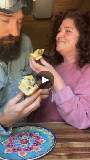 58K views · 3.5K reactions | Let’s Make A Breakfast Pizza Pie | Let’s make a breakfast pizza pie honeys 😘 
#breakfast #cooking #recipe #easyrecipe #family #homemade #summer | By Lilyloutay | Make a breakfast pizza pie.
Ugh. Two cups of flour. Little salt. I'm going to put a little
butter meal. It's an experiment. You don't have to
do this and it'll work out just fine. Four tablespoons of
butter. Massage this butter into the flour. Half a cup of
cold water. Work it. We're going to cover her up and put
her in the fridge to chill out. Go ahead and brown your
sausage. Alright, when your meat's about halfway, go ahead
and dump in that onion and garlic and finish it off. Eggs.
Poop. Remove your meat. Two tablespoons of bud. Mailed it.
Roll it out. Oh hell. Butter's melted. A
little flour in the Breakfast Pizza With Biscuit Crust, Leftover Pizza Breakfast Casserole, Lilyloutay Recipes, Crescent Roll Breakfast Pizza Recipes, Make Ahead Breakfast Pizza, Biscuits & Gravy Breakfast Pizza, Breakfast Cooking, Breakfast Specials, Breakfast Casseroles