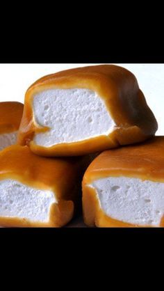 Fudge Caramel, Covered Marshmallows, Marshmallow Desserts, Homemade Marshmallow Recipe, Dessert Aux Fruits, Recipes With Marshmallows, Homemade Marshmallows, Homemade Candies, Köstliche Desserts