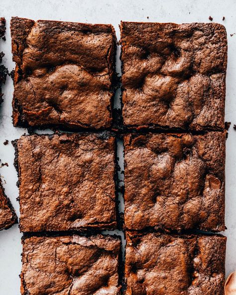 Almond Flour Brownies, Gluten Free Brownies Recipe, Moist Brownies, Raw Brownies, Flourless Brownies, A Couple Cooks, Buttered Vegetables, Sweet Potato Brownies, Couple Cooking