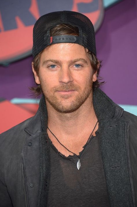 Is Kip Moore Single? The Country Singer Has One Big Love at the Moment Male Country Singers, Kip Moore, Country Singer, Lil Durk, Country Music Singers, Country Singers, Music Fans, Big Love, Twin Flame