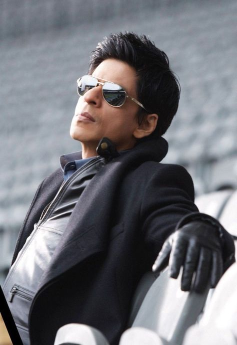 Shahrukh Khan Wallpapers, Don 2, Shah Rukh Khan Movies, Srk Movies, People Finder, Whatsapp Dp Images, Facebook Profile Picture, King Of Hearts, Shah Rukh Khan