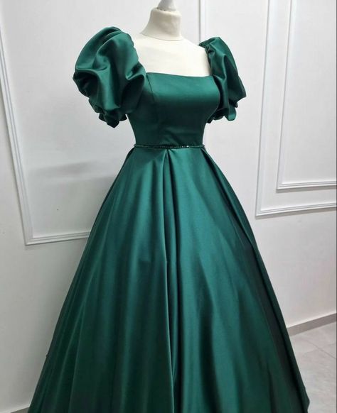 Green Prom Dress Modest, Elegant Dresses Classy Modest Formal, Modest Evening Gowns, Long Frock Designs, Green Prom, Dinner Dress Classy, Modest Dresses Casual, Elegant Dresses Classy, Prom Dresses Vintage