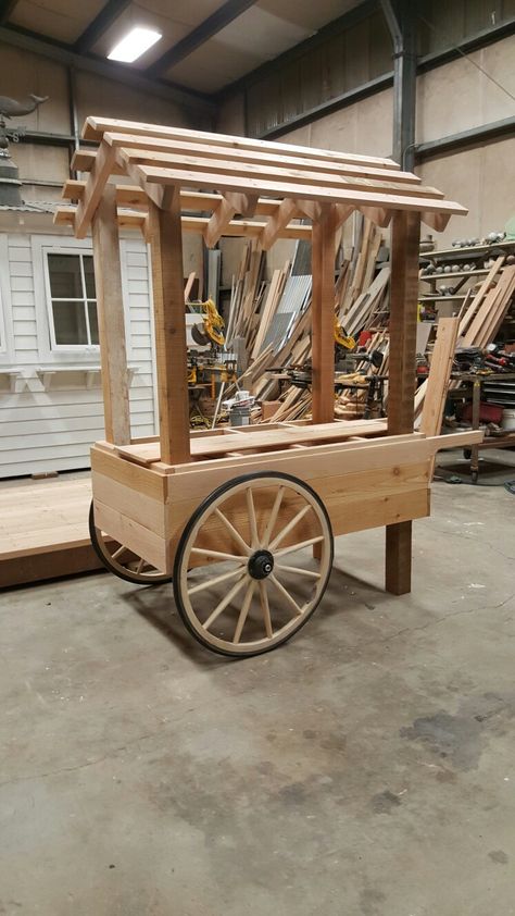 Diy Flower Cart Plans, Farm Stand Wagon, Farmers Market Cart, Flower Carts Display Ideas, Event Food Stations, Roda Gerobak, Wedding Candy Cart, Vendor Cart, Farmers Market Stand