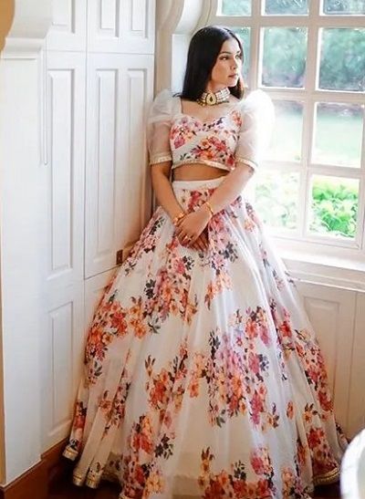 Floral Printed Lehenga Organza Crop Top Lehenga Indian, Lehenga Designs In Organza, Crop Top Outfits Traditional Indian, Lehanga Designs Organza, Indian Dresses To Wear To A Wedding Unique Style, Lehanga Designs Latest Traditional, Organza Lehnga Designs, Lehanga Designs Latest Party Wear Simple, Organza Gown Designs Latest