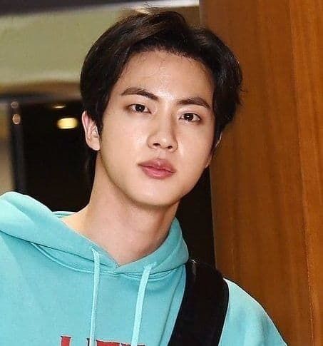 Kim Seokjin, Thread, Bts, On Twitter, Makeup, Twitter, Beauty, Black, Make Up