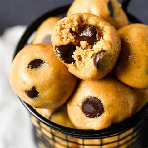 No Bake Cookie Dough Balls - Free Style in KItchen Cookie Dough Protein Balls, Nut Free Cookies, Easy Cookie Dough, Cookie Dough Protein, Cookie Dough Fudge, No Bake Cookie Dough, Protein Cookie Dough, No Bake Cookie, Healthy Cookie Dough