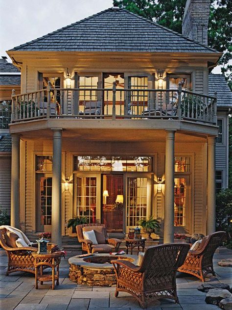 40 Super cool backyards with cozy fire pits Raised Deck, Outside Living, The Porch, Deck Design, Outdoor Rooms, Patio Deck, My Dream Home, Future House, Outdoor Living Space