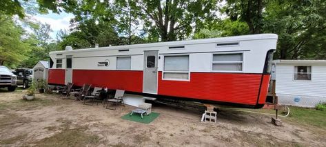 FSBO 1958 Spartan Trailer For Sale - 43 Ft. Imperial Mansion in Michigan $23K - Old Houses Under $50K Spartan Imperial Mansion, Spartan Trailer, J Paul Getty, Sunset Silhouette, For Sale By Owner, Trailers For Sale, Garden City, Old Houses, Mansion