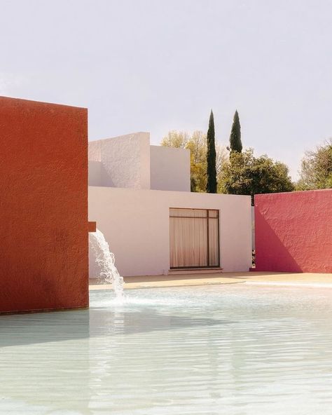 Louis Barragan, Luis Barragan Architecture, Pritzker Prize, Song Of Style, City Photography, Brutalism, Architectural Digest, Pool House, Mexico City