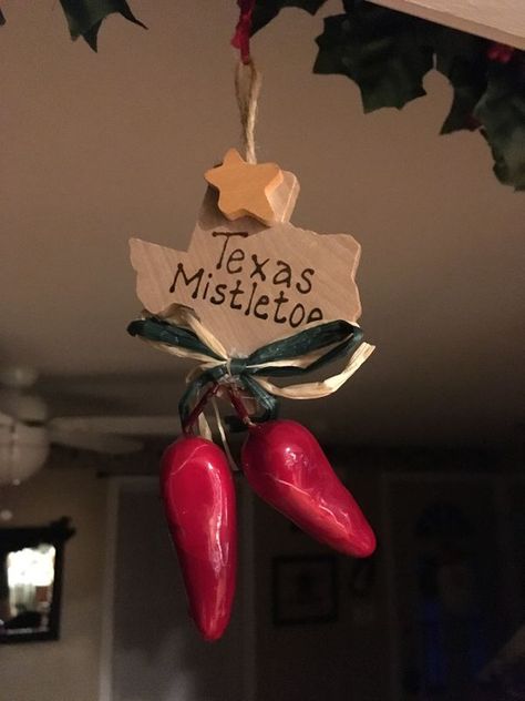 Texas Christmas Decor, Western Christmas Party, Texas Christmas Tree, Christmas Decir, Western Christmas Decorations, Texas Christmas Ornaments, Christmas Party Centerpieces, Texas Crafts, Wooden Ideas