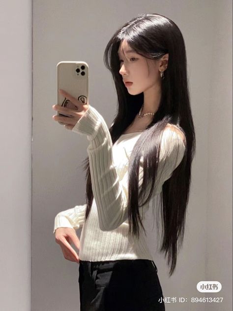 Makeup Asia, Korean Long Hair, Haircuts For Long Hair With Layers, Hair Style Korea, Hair Inspiration Long, Long Layered Hair, Haircuts For Long Hair, Long Hair Girl, Cut My Hair