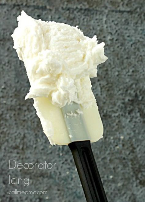 Decorator Icing Frosting - Creamy and smooth, this Easy Decorator Icing comes together in minutes. Icing Made With Shortening, Frosting Made With Crisco Shortening, Decorator Icing Cake, Wedding Cake Icing Recipe Crisco, Shortening Icing Recipe, Crisco Icing Recipe, Frosting With Crisco Shortening, Icing With Shortening, Stiff Icing For Decorating